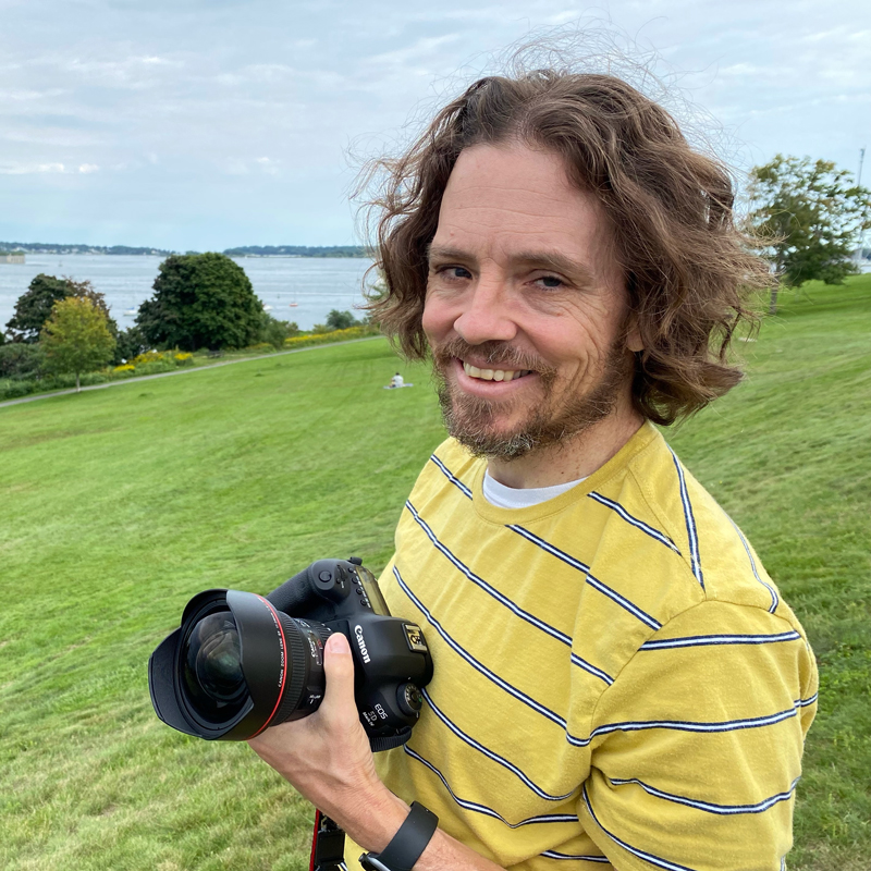 Jeff Smith profile pic holding a camera